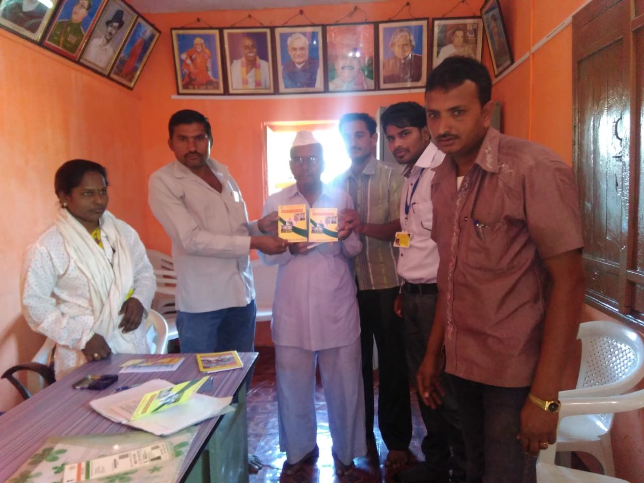 आरोग्य तपासणी व फॅमिली हेल्थ कार्ड शिबीर फोटो 98